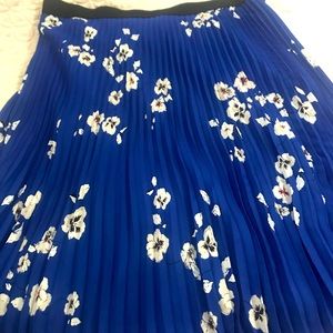 Ann Taylor Factory pleat floral skirt
